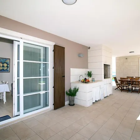 Histria For 6 People Near Pula With Private Pool & Sea View *