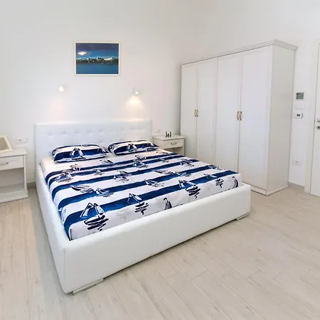 Histria For 6 People Near Pula With Private Pool & Sea View * Kavran